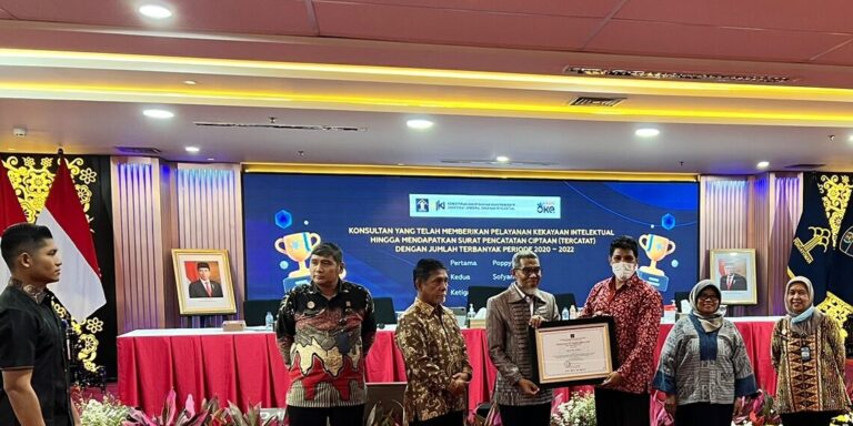 Sofyan Arief, S.H., M.Kn. Raih Penghargaan sebagai Konsultan Kekayaan Intelektual dari DJKI Kemenkumham RI
